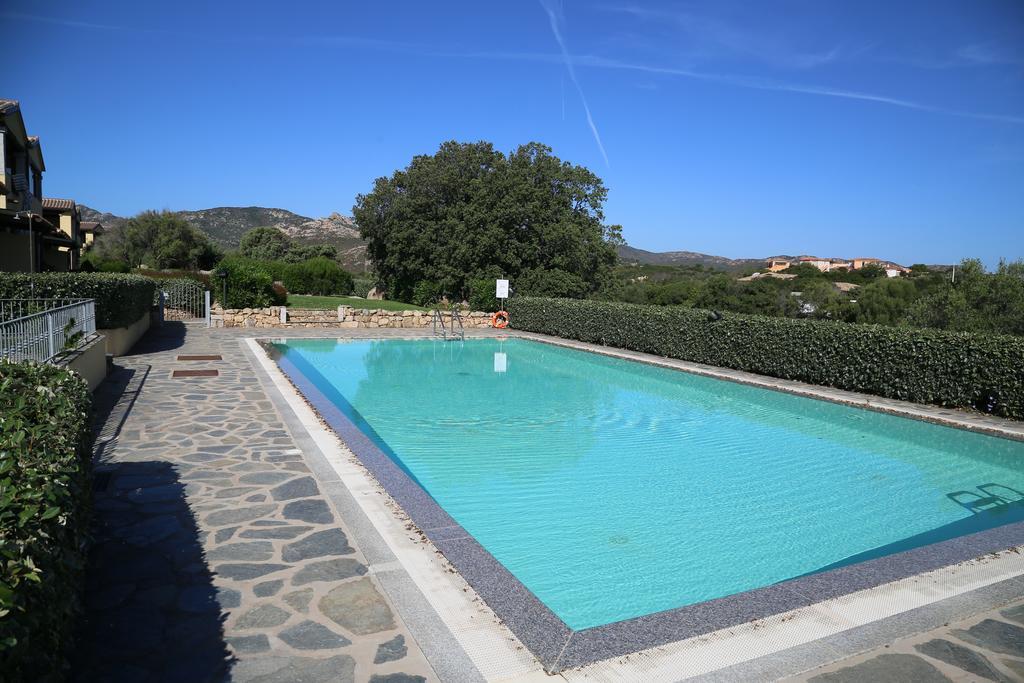 Delia Apartments San Teodoro  Bagian luar foto
