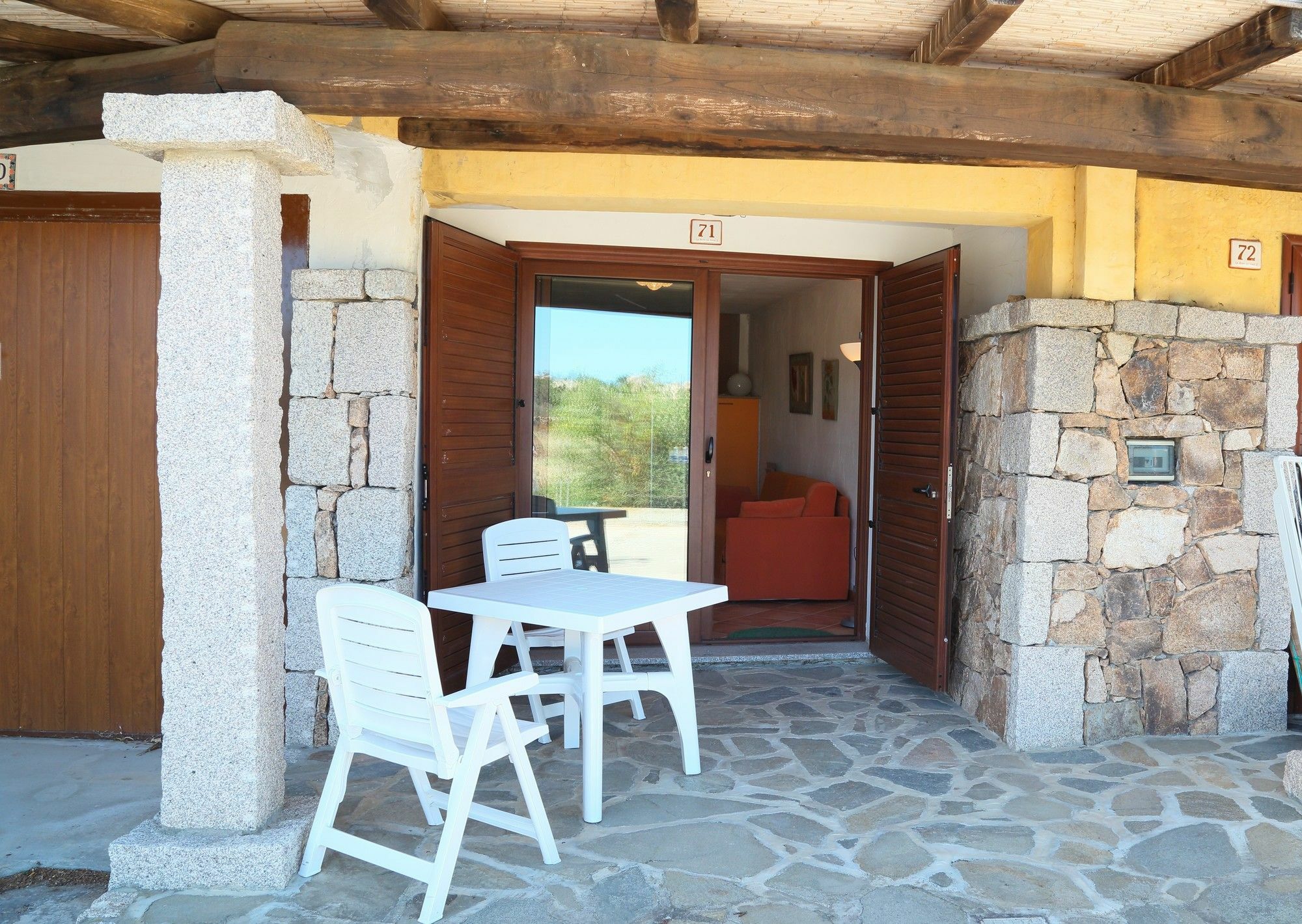 Delia Apartments San Teodoro  Bagian luar foto